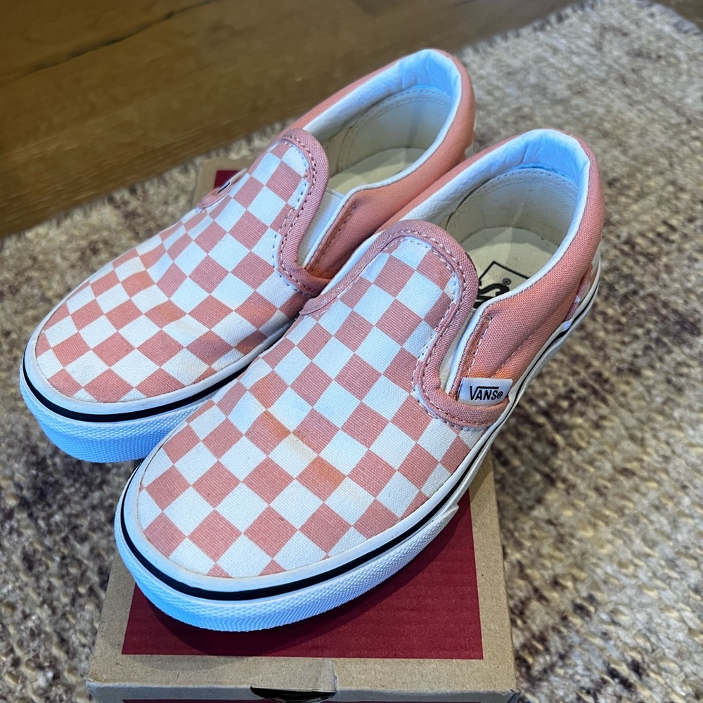 Brand new - Vans - salmon (peach) and white